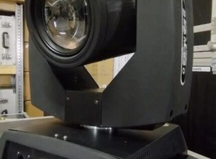 Beam 230 Moving Head Sharpy Spot 8 Stück im Case ansehen