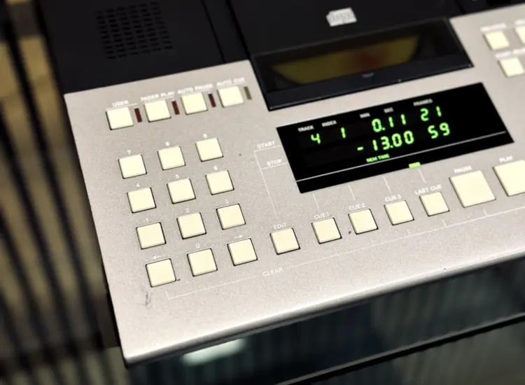 Studer D730 Mk2 Professional CDS Cd-Player ansehen