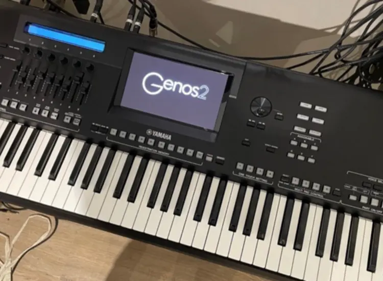 Yamaha Genos Keyboard 2 ansehen