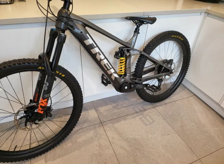 Trek Rail 7 E-Mountainbike ansehen