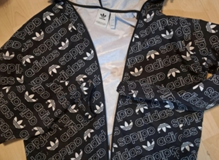Adidas jacke ansehen
