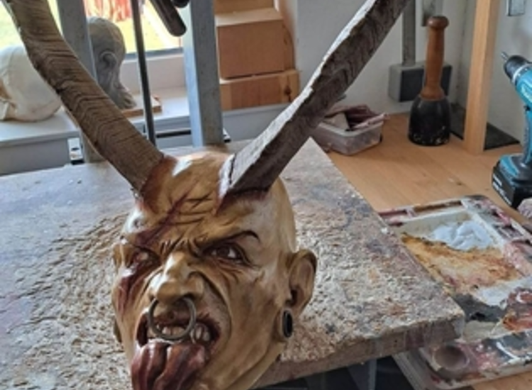 Verkaufe Perchtenmaske ansehen